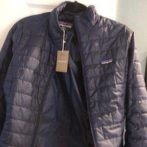 NWT Patagonia Women’s Nano Puff Jacket in navy’s